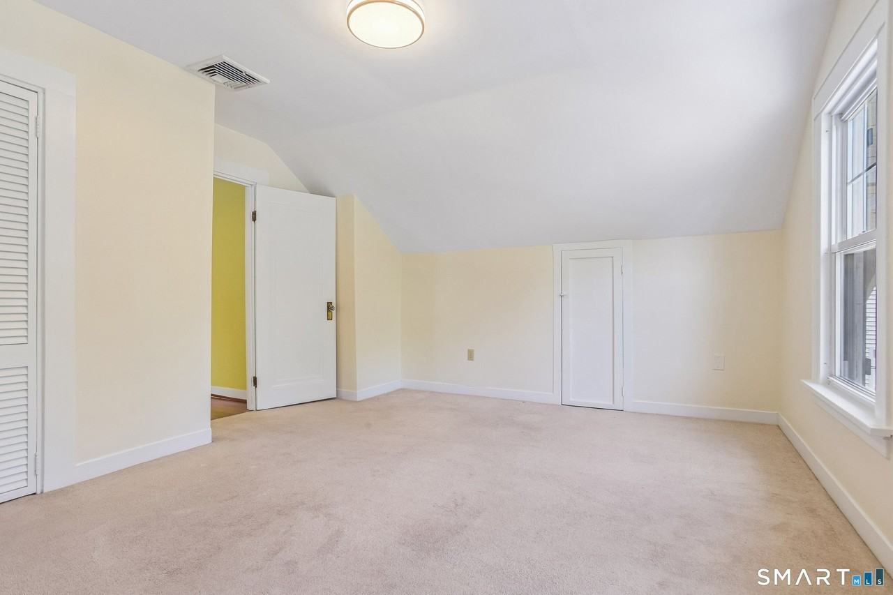 1572 Whitney Ave - Photo 7 of 24