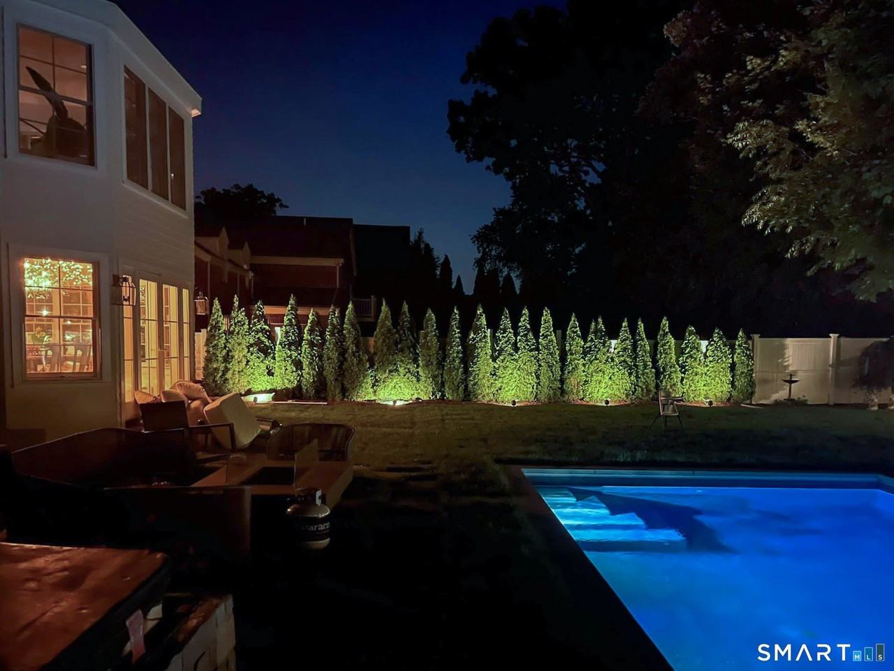 28 Oak St - Photo 5 of 40
