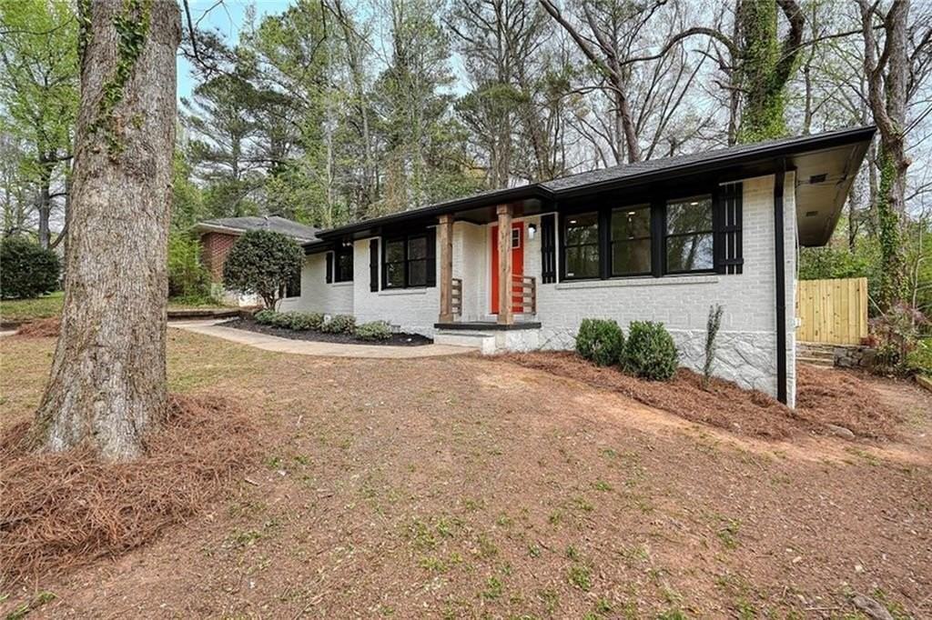 1984 Rosewood Rd - Photo 2 of 33