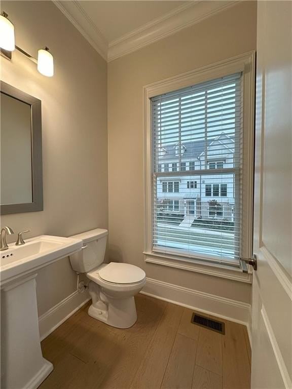 2024 Cortland Rd - Photo 3 of 39