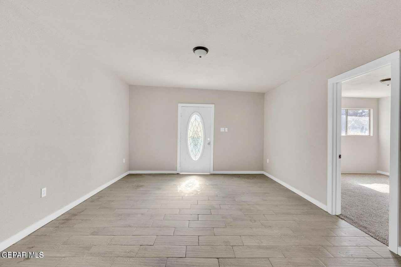 8827 Mount Elbert Dr #4 - Photo 7 of 9