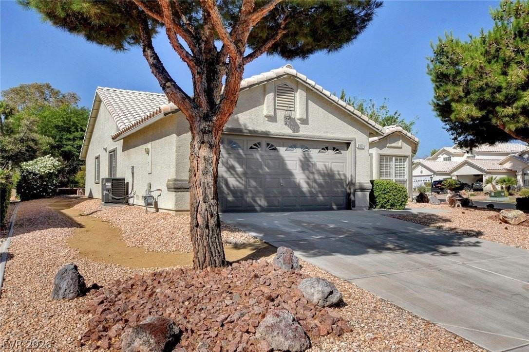 5513 Lochmor Ave - Photo 2 of 43