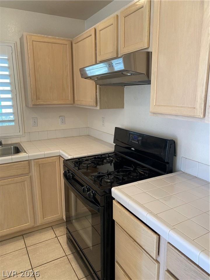 7004 Rotunda Ct - Photo 4 of 15