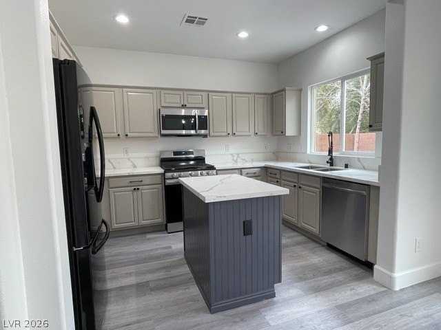 10609 Kennedy Peak Ln - Photo 7 of 33