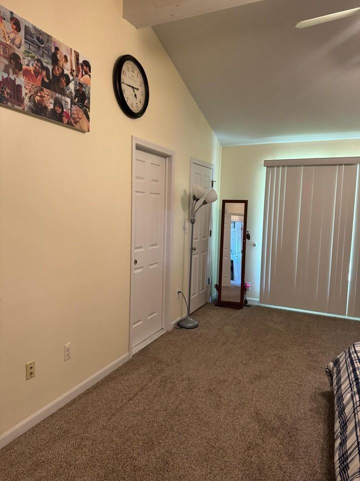 456 Essex Dr - Photo 2 of 12