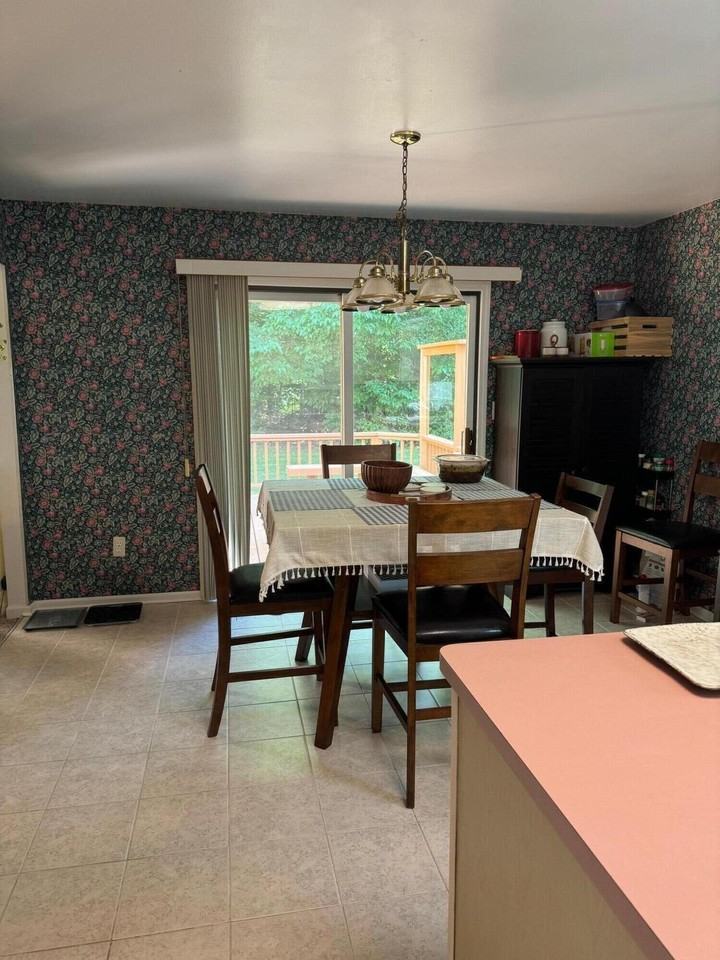 456 Essex Dr - Photo 4 of 12