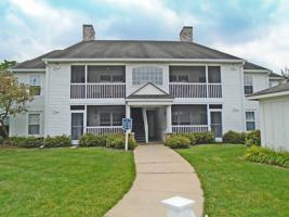 featured image of 2800 S Knightsbridge Cir