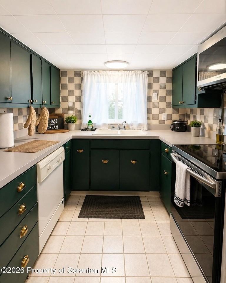 83 Spring St - Photo 5 of 9