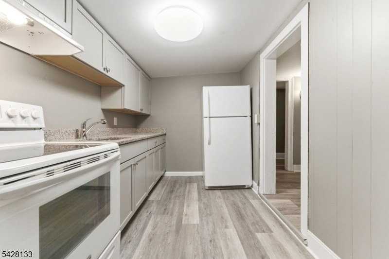 58 Bridge St - Photo 6 of 13