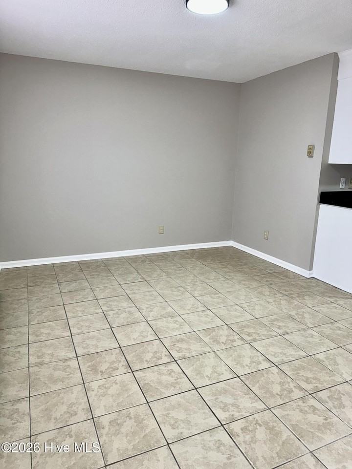 803 Peed Dr #4 - Photo 2 of 9