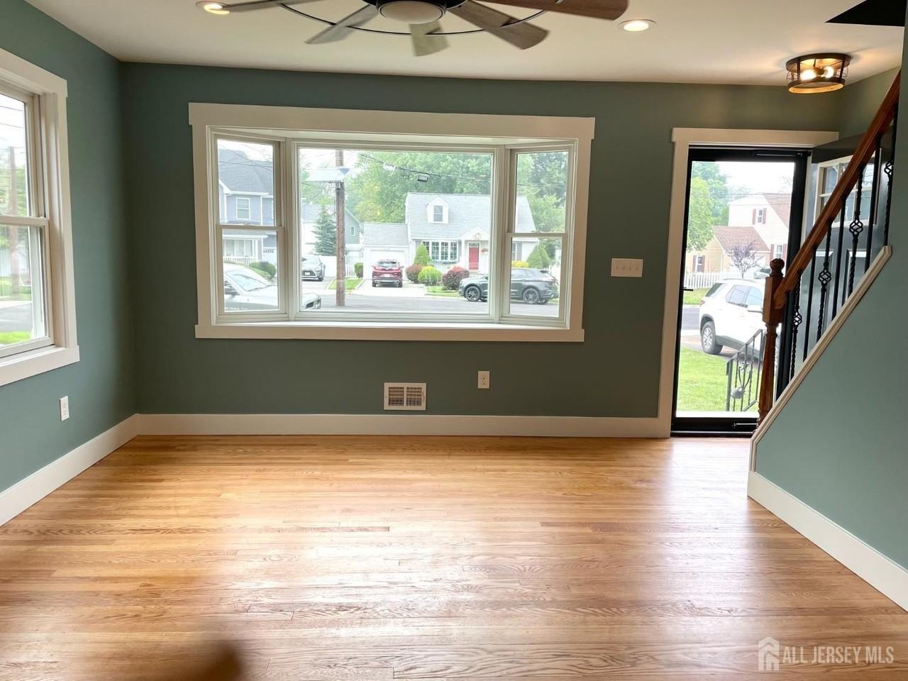 16 Robert Cir - Photo 2 of 16