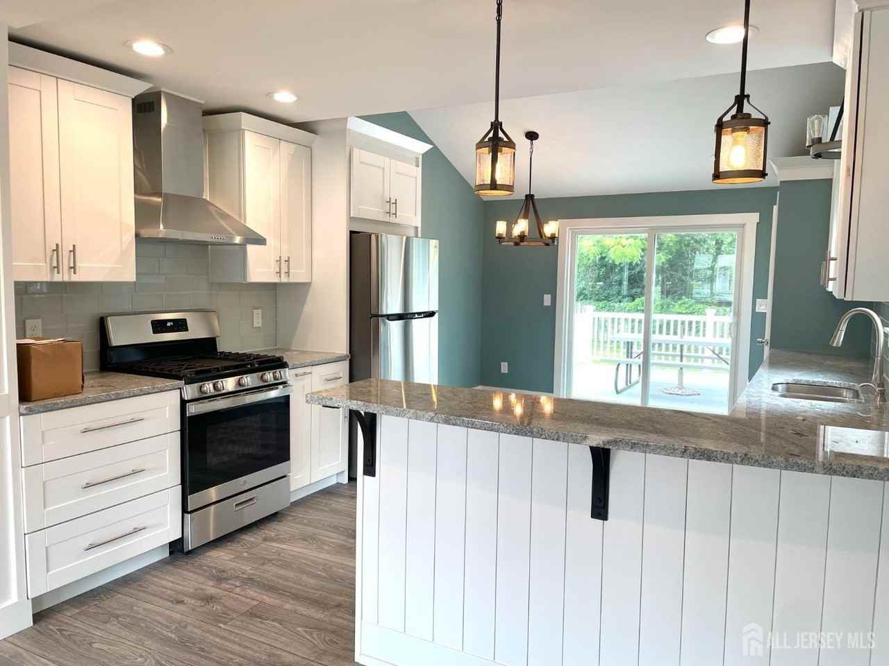 16 Robert Cir - Photo 5 of 16