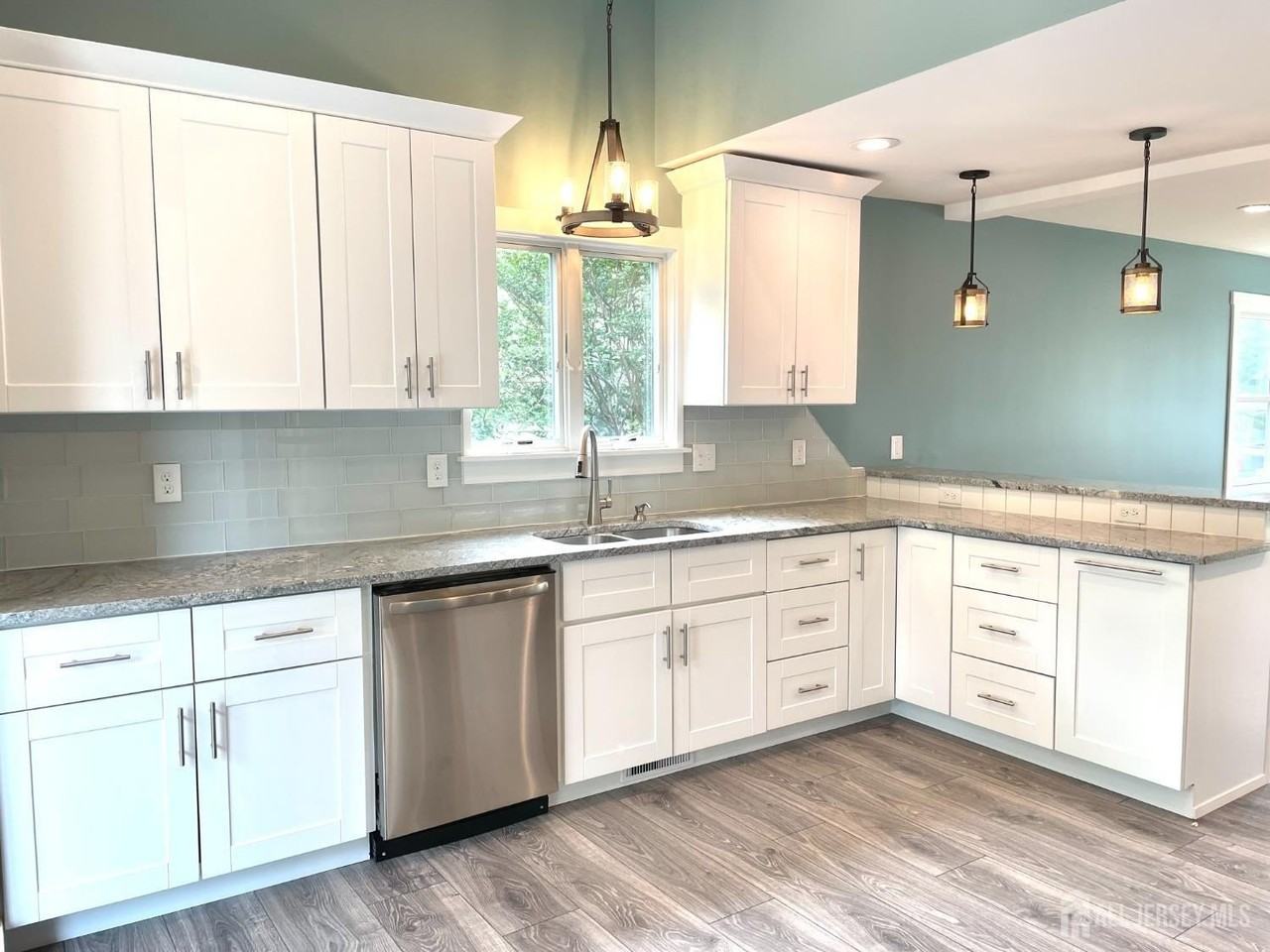 16 Robert Cir - Photo 6 of 16