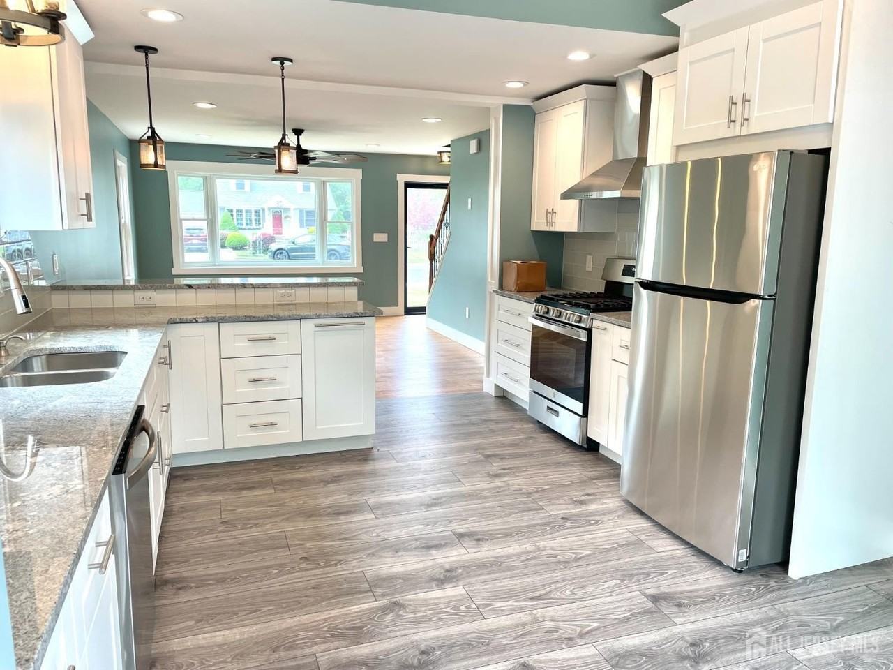 16 Robert Cir - Photo 7 of 16