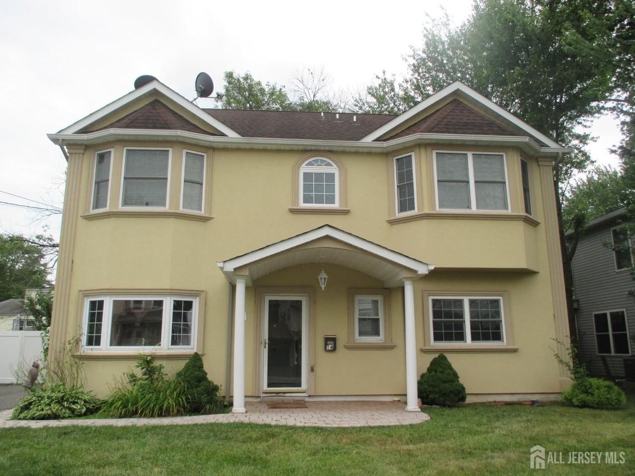 14 New Dover Rd - Photo 2 of 33