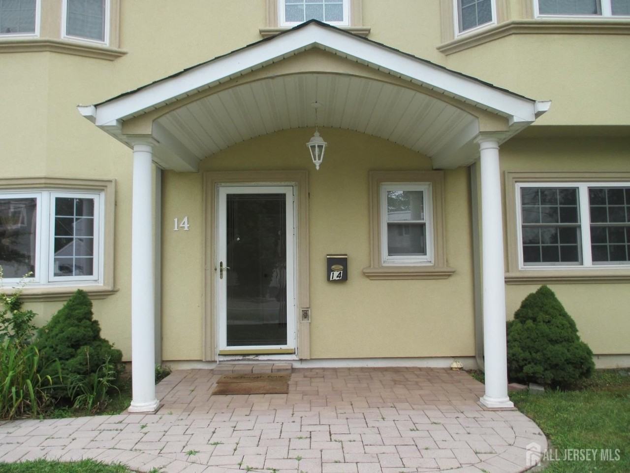 14 New Dover Rd - Photo 3 of 33