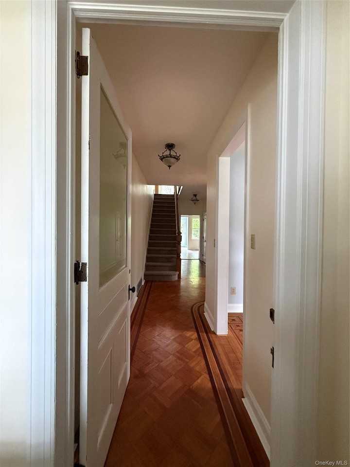 11 Grand St #B - Photo 2 of 34
