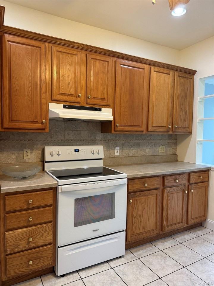 11 Grand St #B - Photo 6 of 34