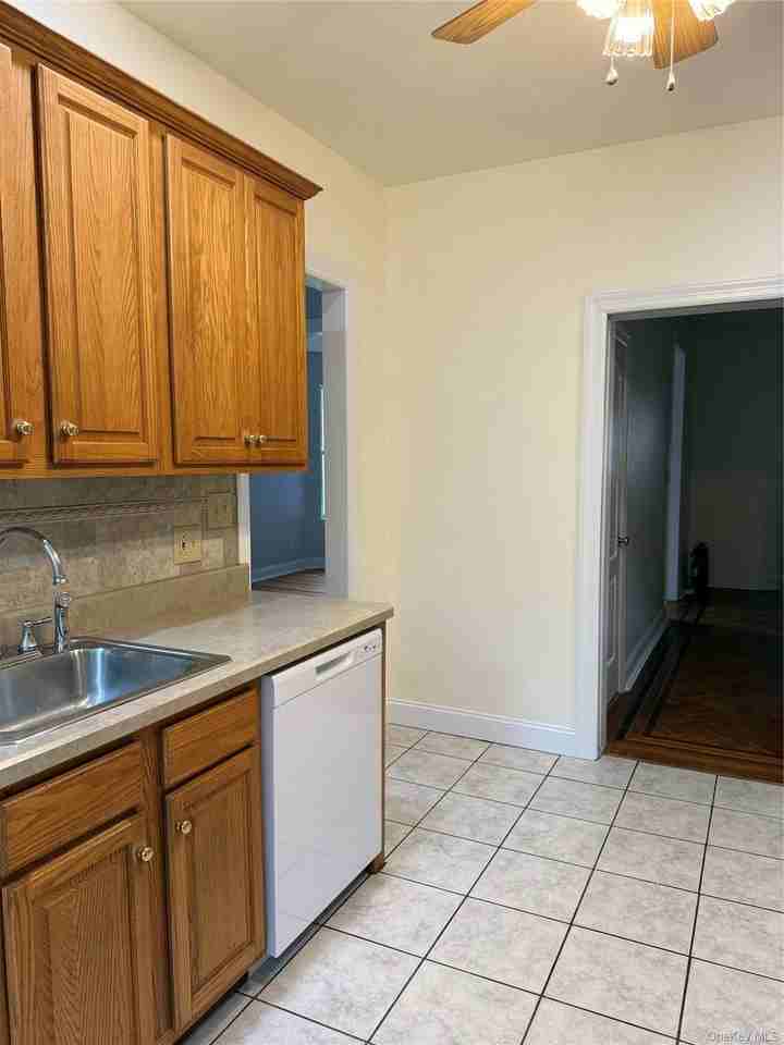 11 Grand St #B - Photo 7 of 34