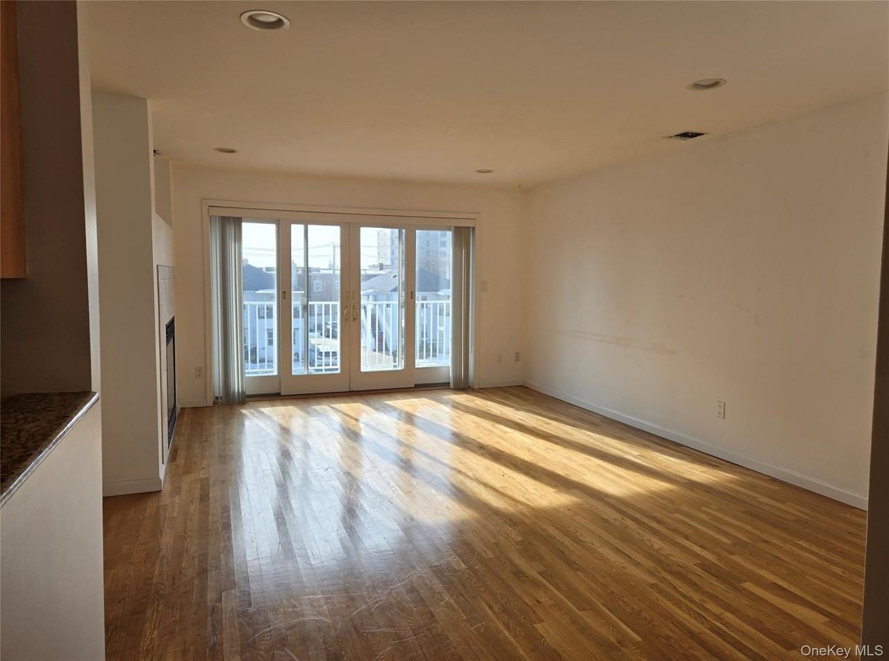 269 E Broadway #24 - Photo 2 of 12