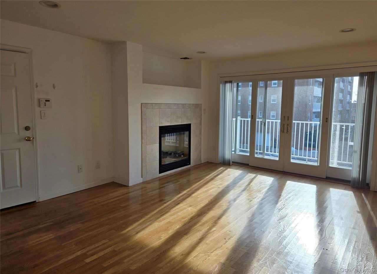 269 E Broadway #24 - Photo 3 of 12