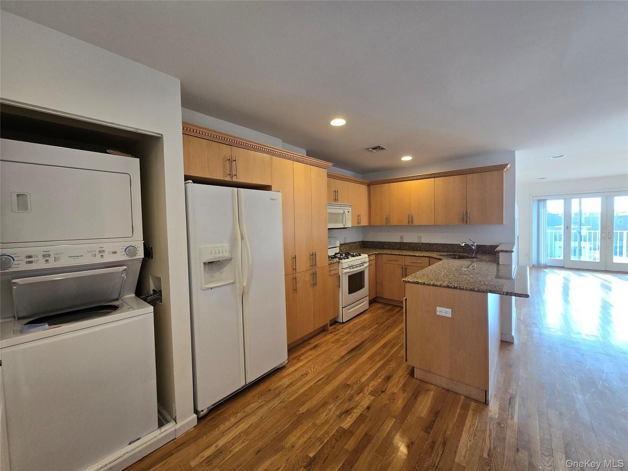 269 E Broadway #24 - Photo 6 of 12