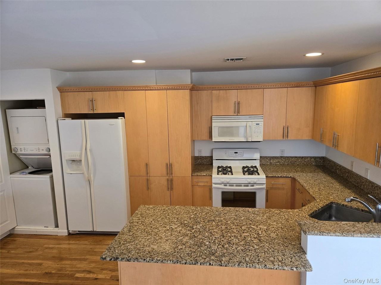 269 E Broadway #24 - Photo 7 of 12