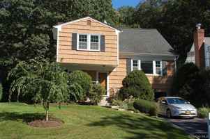 featured image of 18 Coralyn Ave