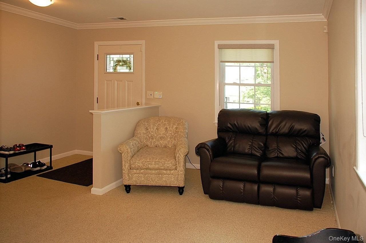 18 Coralyn Ave - Photo 2 of 28