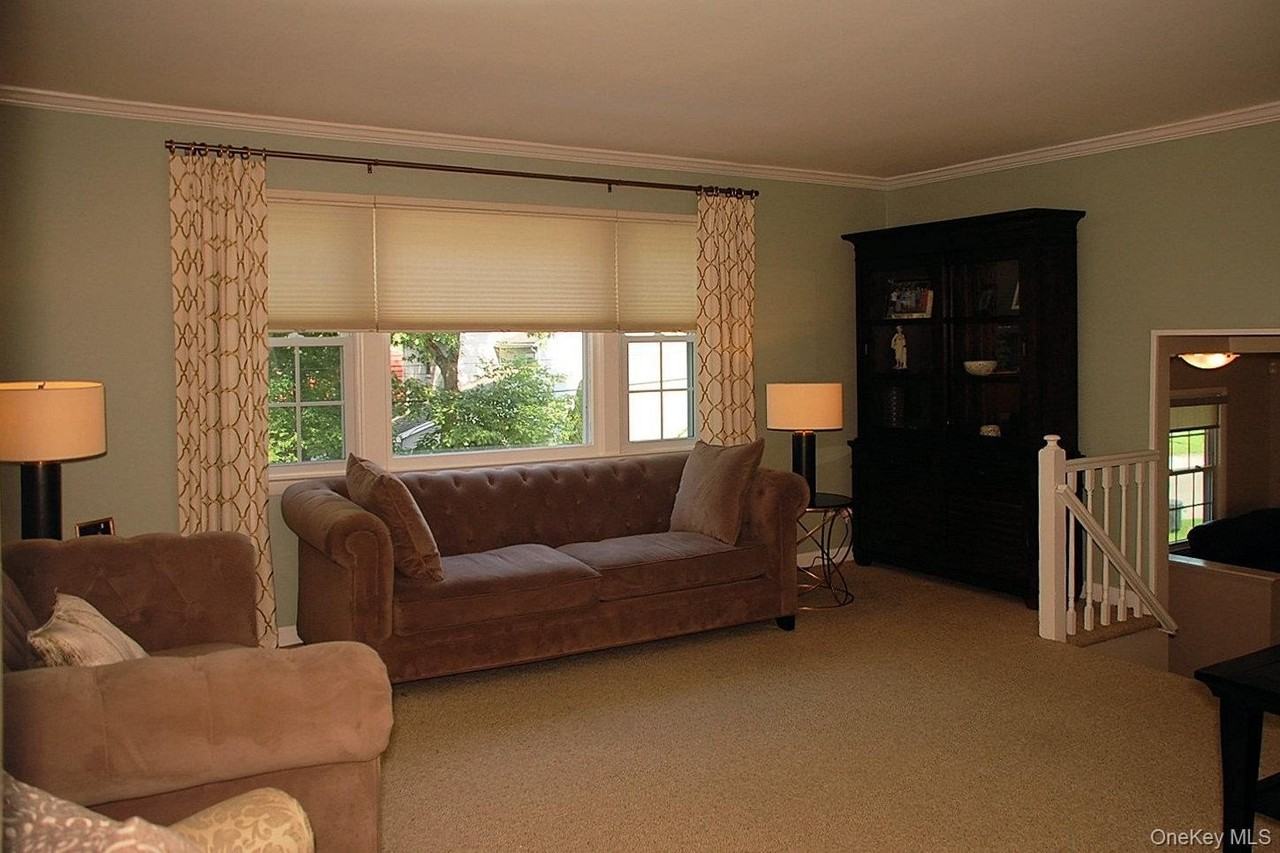 18 Coralyn Ave - Photo 4 of 28