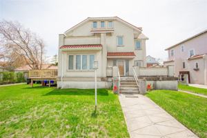 featured image of 136 E Olive St