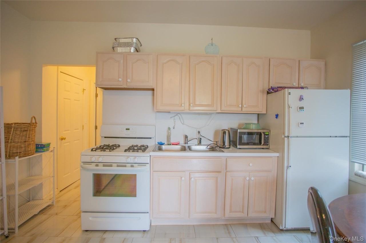 136 E Olive St - Photo 7 of 18