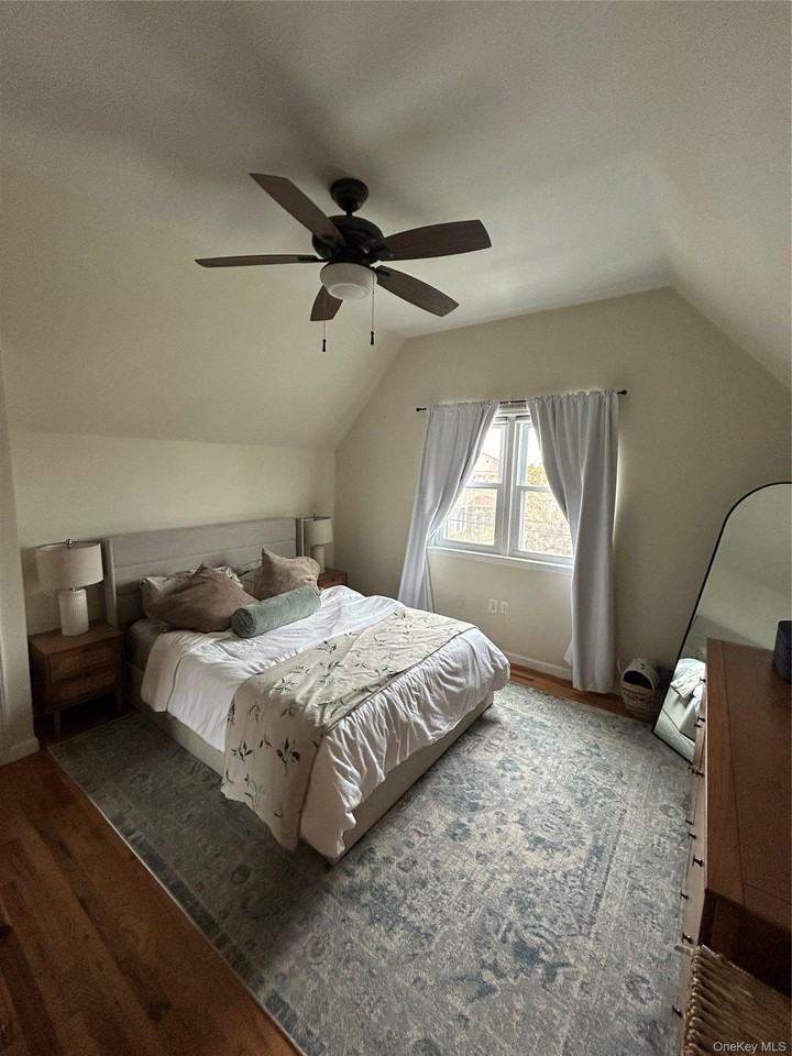 611 W Broadway - Photo 6 of 11