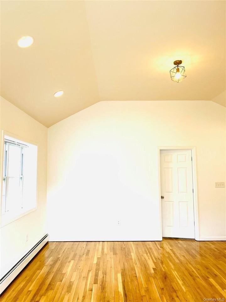 8281 88th Pl - Photo 3 of 13