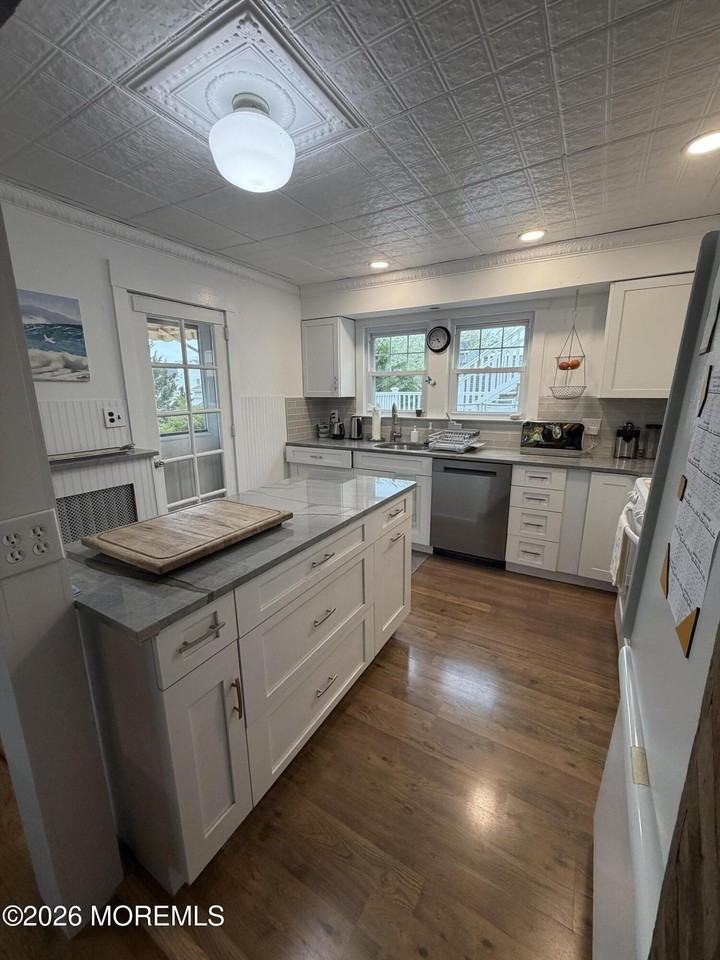 67 E St - Photo 4 of 26