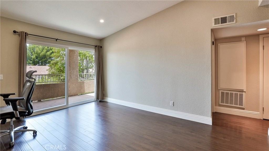 2320 Del Mar Way #305 - Photo 5 of 25