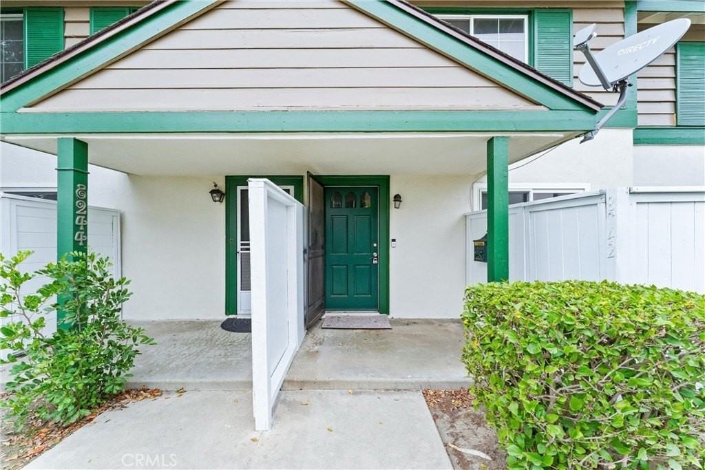 8242 Henderson Grn - Photo 3 of 17