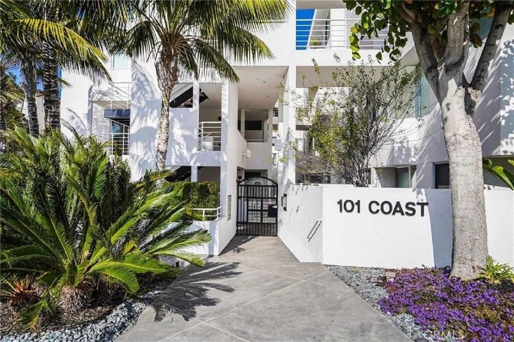101 Coast Blvd #4B - Photo 2 of 39