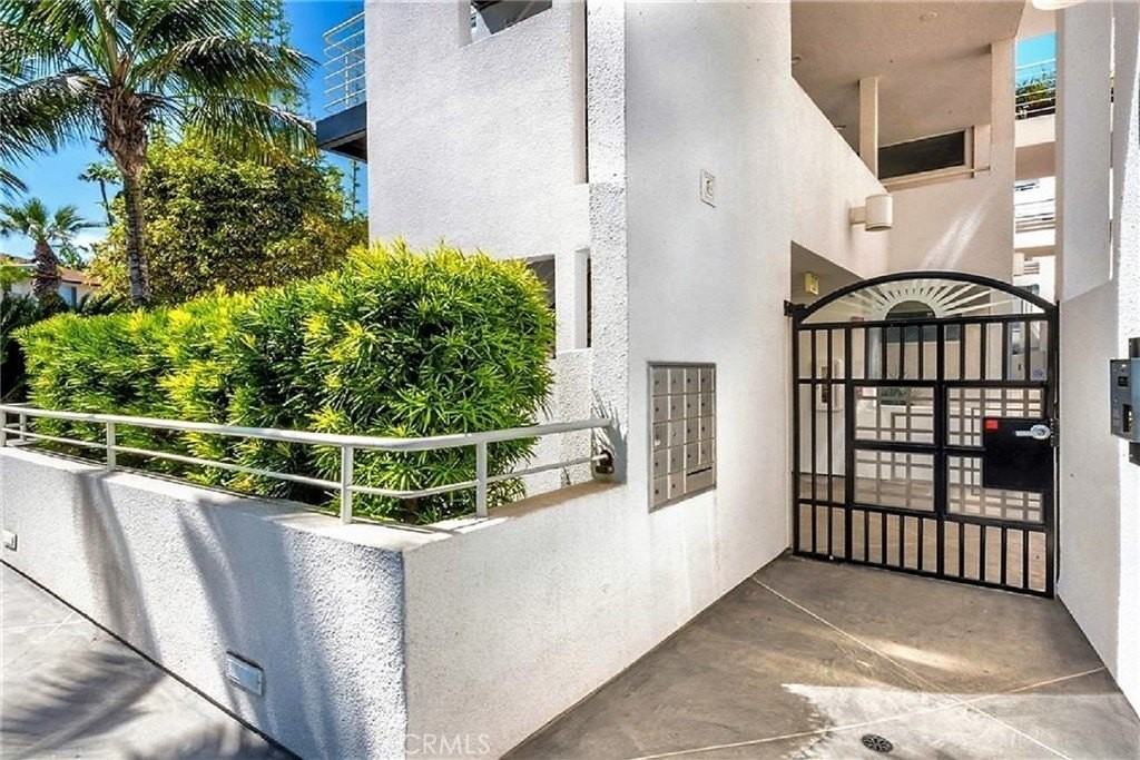 101 Coast Blvd #4B - Photo 3 of 39