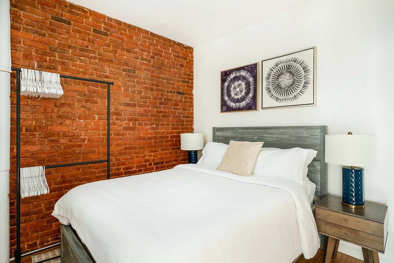 454 W 47th St #1021932P - Photo 6 of 18