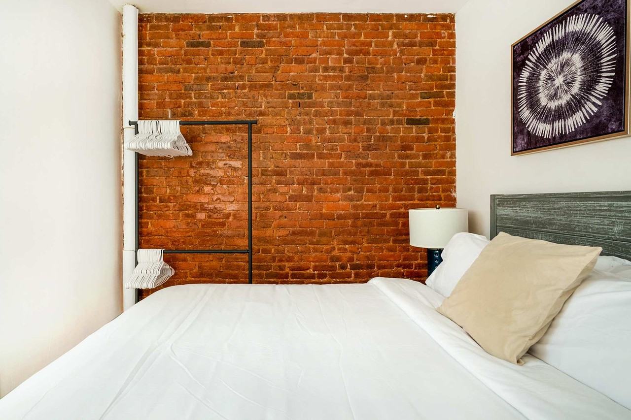 454 W 47th St #1021932P - Photo 7 of 18