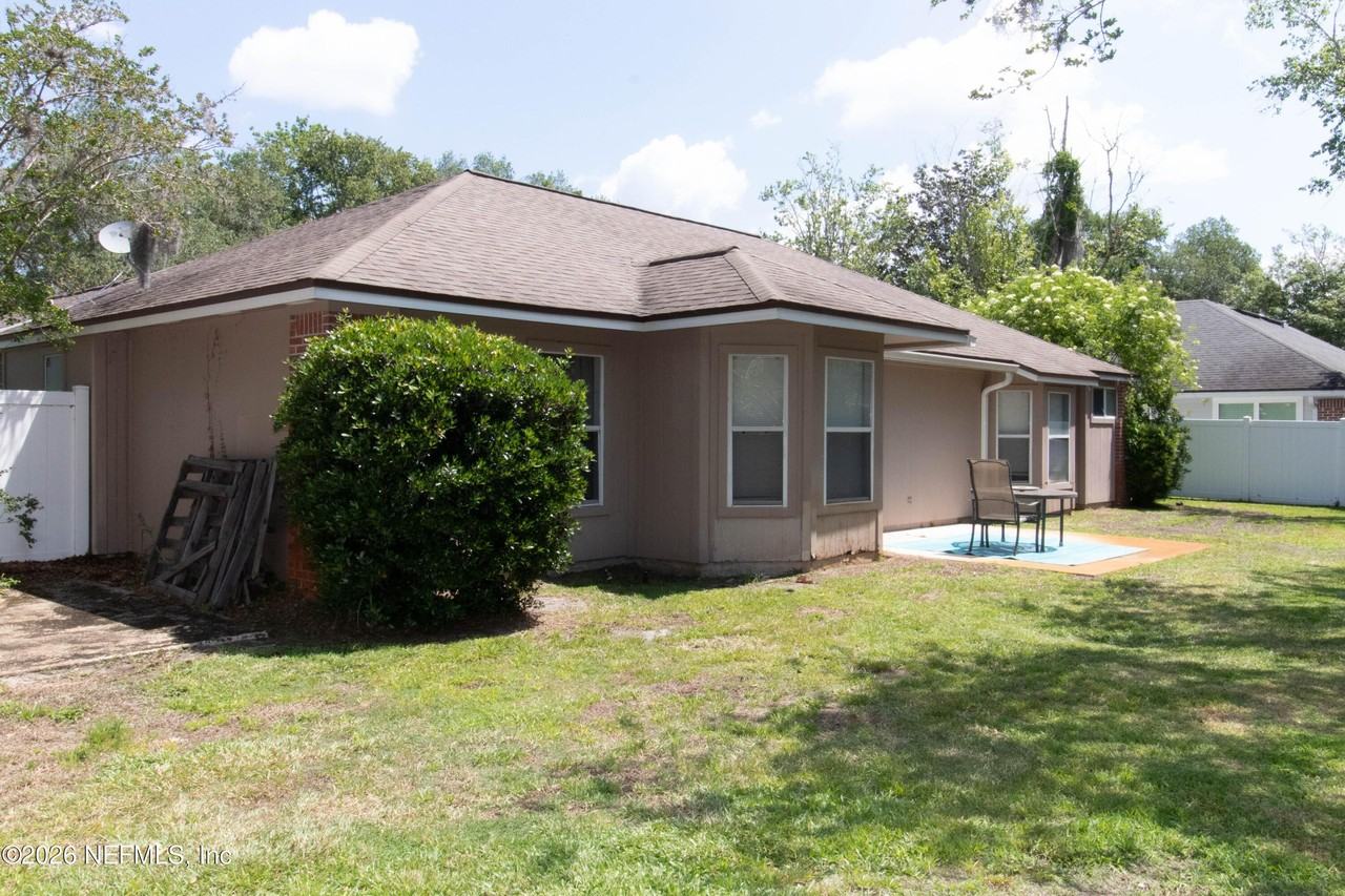236 Clover Ct - Photo 5 of 37
