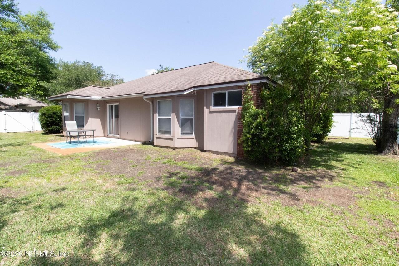 236 Clover Ct - Photo 7 of 37