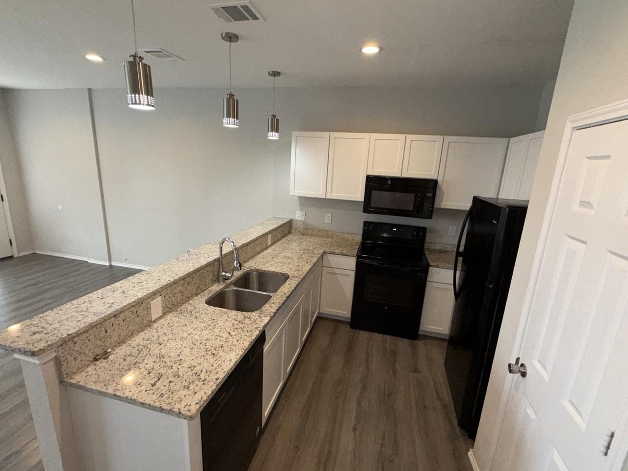 6918 Crestway Dr #4 - Photo 3 of 10
