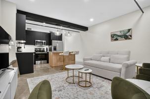featured image of 115 W 5th St