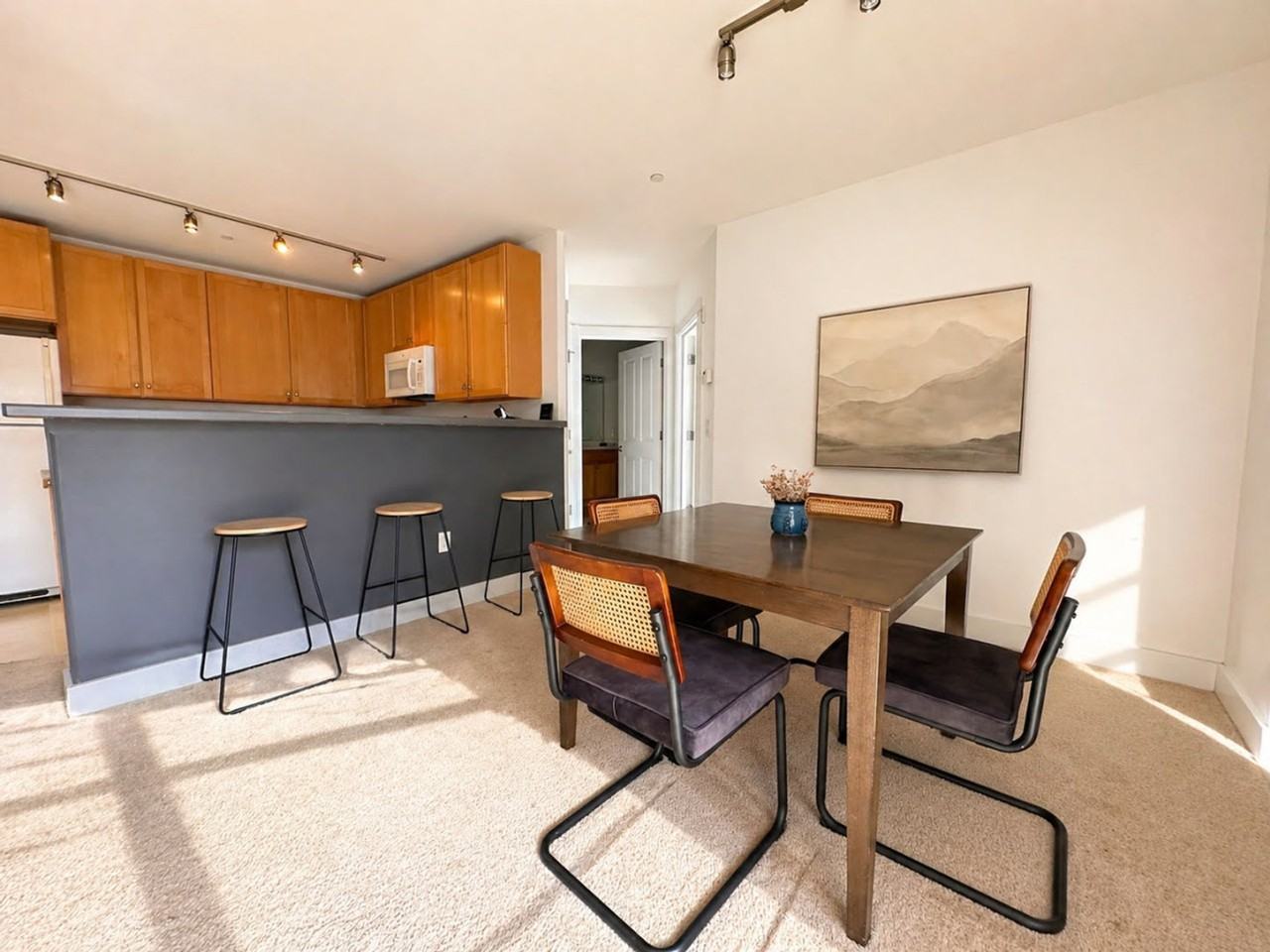 145 N Jackson St #1379019P - Photo 7 of 28