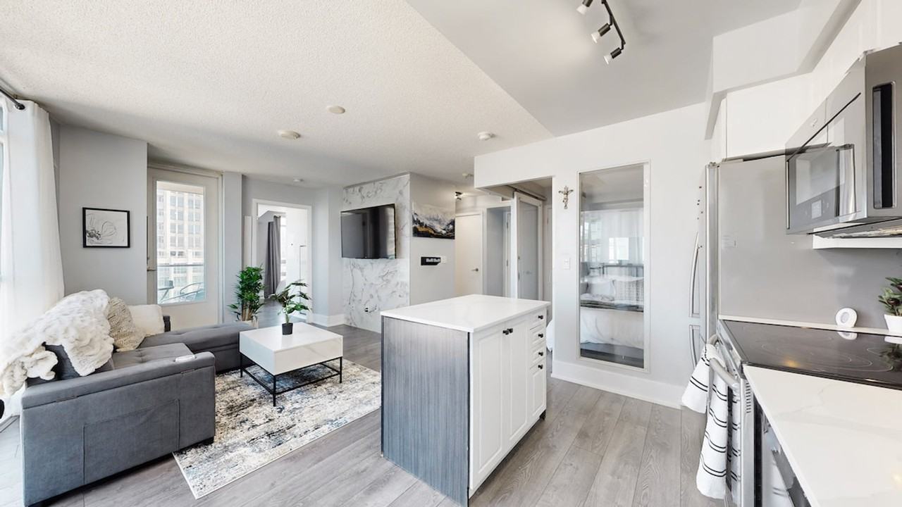 215 Fort York Blvd #1496951P - Photo 3 of 50
