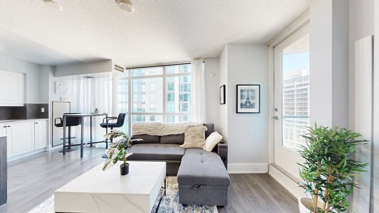 215 Fort York Blvd #1496951P - Photo 4 of 50
