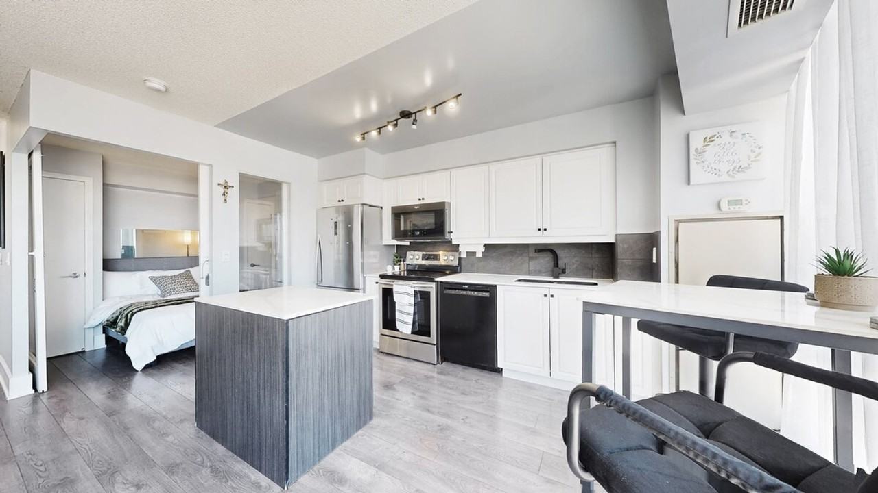 215 Fort York Blvd #1496951P - Photo 6 of 50