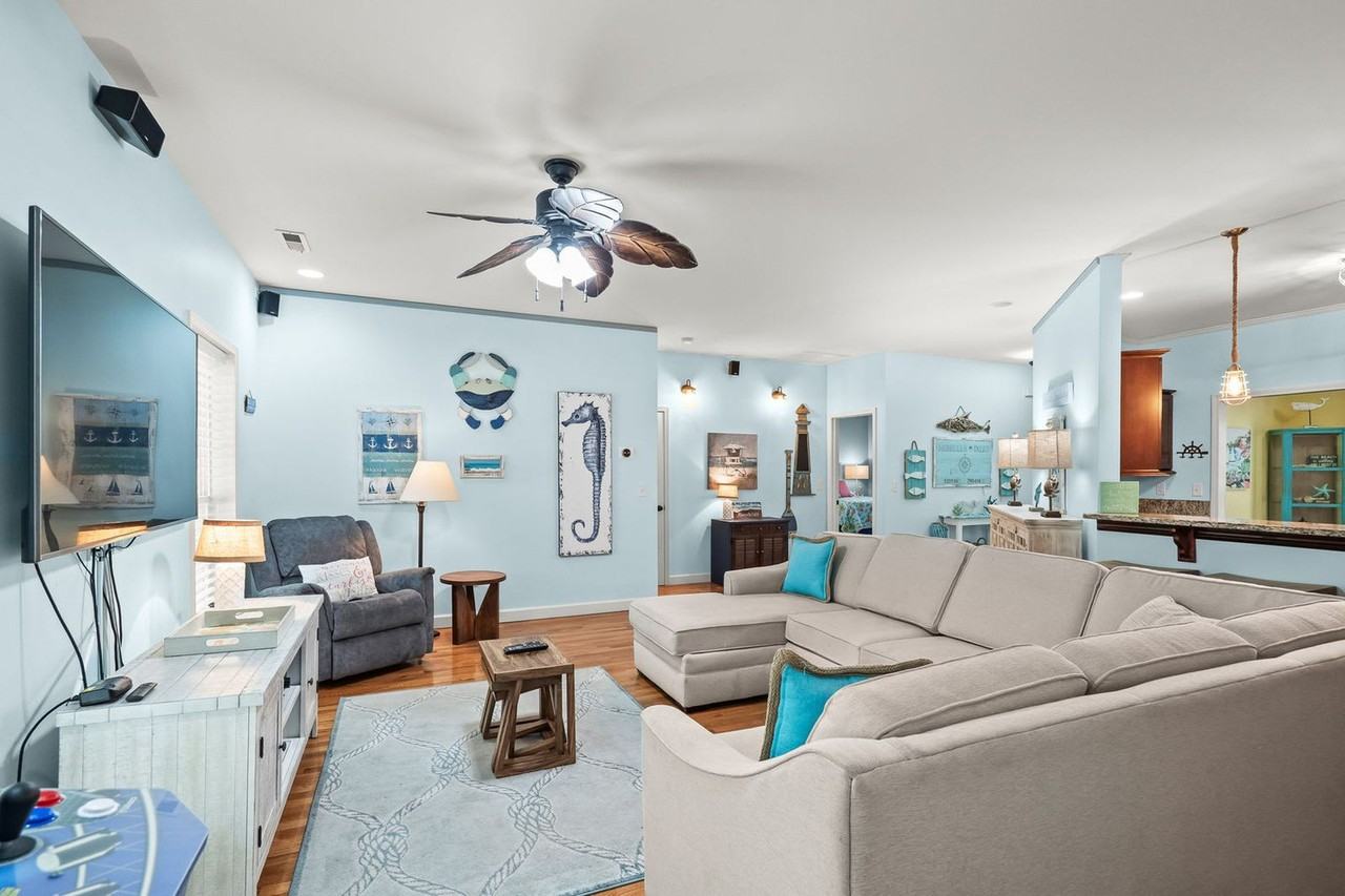 306 Pine St S #1521900P - Photo 4 of 50